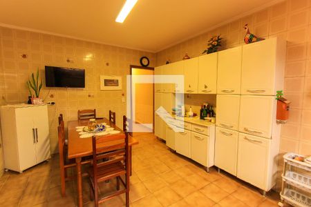 Casa à venda com 180m², 3 quartos e 4 vagasCozinha 