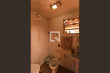 Casa à venda com 180m², 3 quartos e 4 vagasBanheiro de Serviço