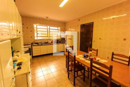 Casa à venda com 180m², 3 quartos e 4 vagasCozinha 