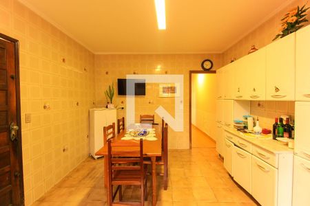 Casa à venda com 180m², 3 quartos e 4 vagasCozinha 