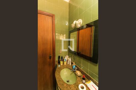 Casa à venda com 180m², 3 quartos e 4 vagasBanheiro