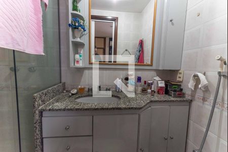 Apartamento à venda com 120m², 3 quartos e 2 vagas Apartamento à venda com 120m², 3 quartos e 2 vagasBanheiro da Suíte 1