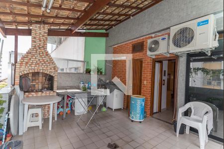 Apartamento à venda com 120m², 3 quartos e 2 vagas Apartamento à venda com 120m², 3 quartos e 2 vagasTerraço