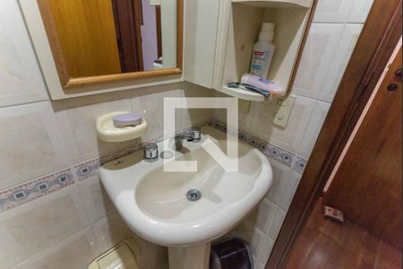 Apartamento à venda com 120m², 3 quartos e 2 vagas Apartamento à venda com 120m², 3 quartos e 2 vagasBanheiro da Suíte 2