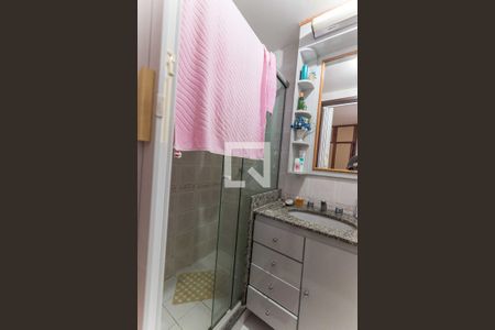 Apartamento à venda com 120m², 3 quartos e 2 vagas Apartamento à venda com 120m², 3 quartos e 2 vagasBanheiro da Suíte 1