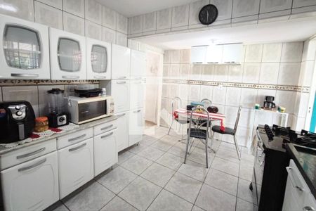 Casa à venda com 250m², 3 quartos e 3 vagasCozinha