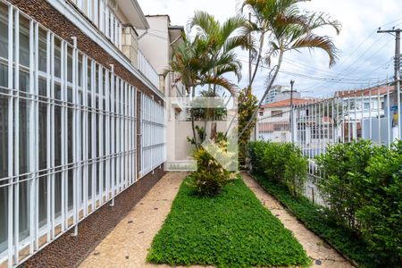 Casa à venda com 250m², 4 quartos e 4 vagas Casa à venda com 250m², 4 quartos e 4 vagasEntrada