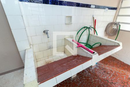Casa à venda com 250m², 4 quartos e 4 vagas Casa à venda com 250m², 4 quartos e 4 vagasLavanderia