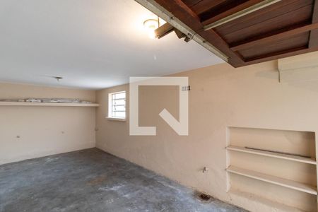 Casa à venda com 250m², 4 quartos e 4 vagas Casa à venda com 250m², 4 quartos e 4 vagasGaragem