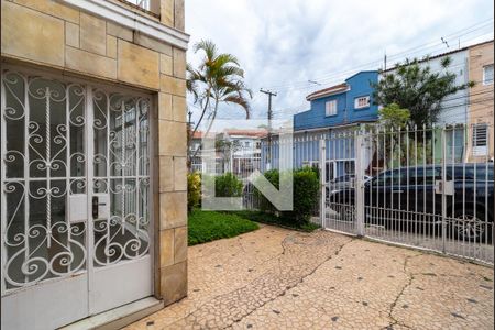 Casa à venda com 250m², 4 quartos e 4 vagas Casa à venda com 250m², 4 quartos e 4 vagasEntrada