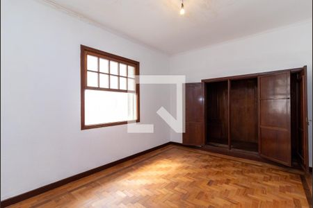 Casa à venda com 250m², 4 quartos e 4 vagas Casa à venda com 250m², 4 quartos e 4 vagasQuarto 2