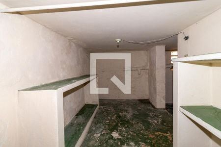 Casa à venda com 250m², 4 quartos e 4 vagas Casa à venda com 250m², 4 quartos e 4 vagasAdega