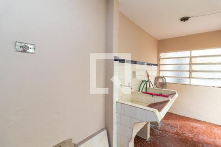 Casa à venda com 250m², 4 quartos e 4 vagas Casa à venda com 250m², 4 quartos e 4 vagasLavanderia