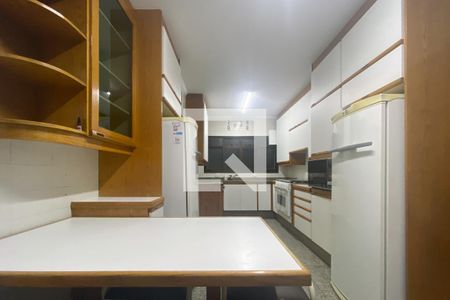 Apartamento para alugar com 156m², 3 quartos e 2 vagas Apartamento para alugar com 156m², 3 quartos e 2 vagasCozinha