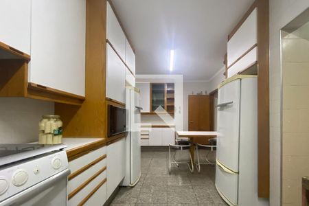 Apartamento para alugar com 156m², 3 quartos e 2 vagas Apartamento para alugar com 156m², 3 quartos e 2 vagasCozinha