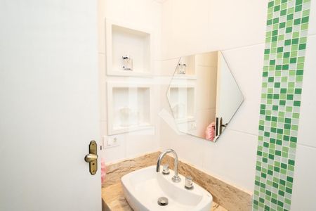 Casa à venda com 278m², 3 quartos e 4 vagasBanheiro da Suíte 2