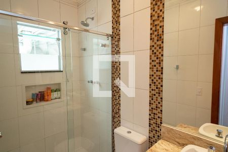 Casa à venda com 278m², 3 quartos e 4 vagasBanheiro da Suíte 1