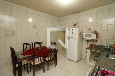 Casa à venda com 210m², 4 quartos e 3 vagasCozinha 