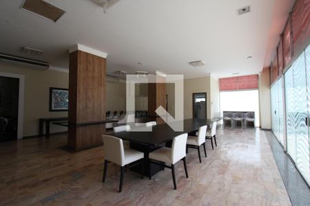 Apartamento à venda com 198m², 4 quartos e 4 vagasÁrea comum - Salão de festas