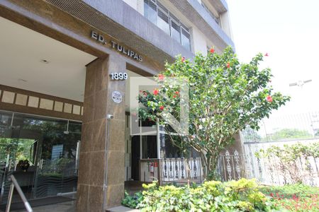 Apartamento à venda com 198m², 4 quartos e 4 vagasFachada e portaria