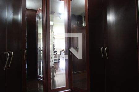 Apartamento à venda com 198m², 4 quartos e 4 vagasCloset do quarto 1