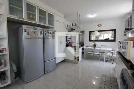 Apartamento à venda com 198m², 4 quartos e 4 vagasCozinha