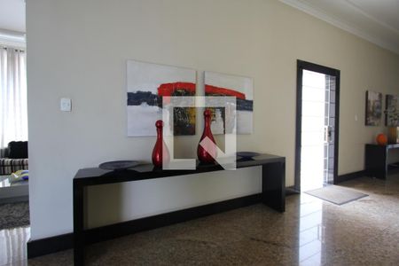 Apartamento à venda com 198m², 4 quartos e 4 vagasHall social