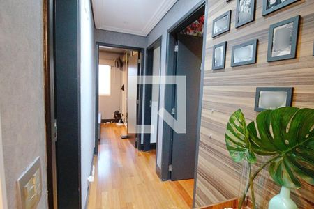 Corredor de apartamento para alugar com 3 quartos, 70m² em Jardim Maria Rosa, Taboão da Serra