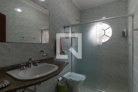 Casa à venda com 180m², 3 quartos e 2 vagas Casa à venda com 180m², 3 quartos e 2 vagasBanheiro