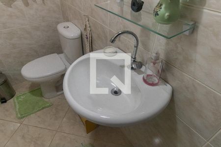 Casa à venda com 180m², 3 quartos e 2 vagas Casa à venda com 180m², 3 quartos e 2 vagasBanheiro 2