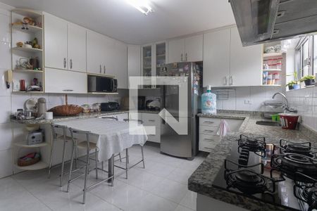 Casa à venda com 180m², 3 quartos e 2 vagas Casa à venda com 180m², 3 quartos e 2 vagasCozinha