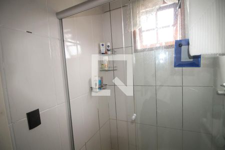 Casa à venda com 240m², 4 quartos e 2 vagas Casa à venda com 240m², 4 quartos e 2 vagasBanheiro Casa 2