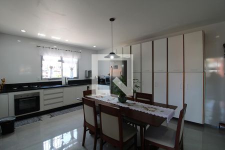 Casa à venda com 223m², 2 quartos e 2 vagasCozinha