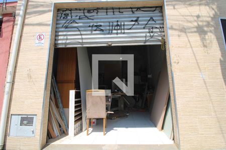 Casa à venda com 223m², 2 quartos e 2 vagasSalão comercial