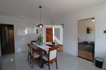 Casa à venda com 223m², 2 quartos e 2 vagasCozinha