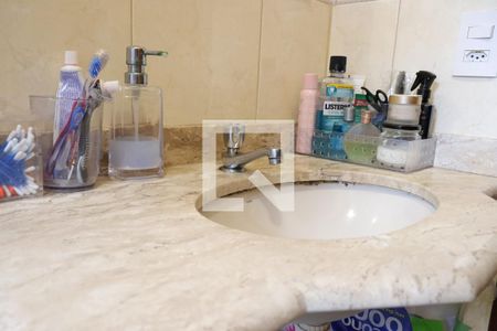 Casa à venda com 89m², 4 quartos e 2 vagasBanheiro da Suíte