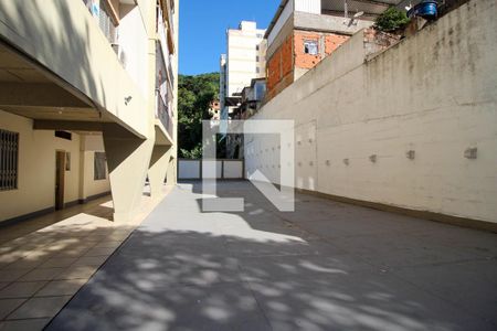 Apartamento à venda com 180m², 2 quartos e 7 vagas Apartamento à venda com 180m², 2 quartos e 7 vagasÁrea comum