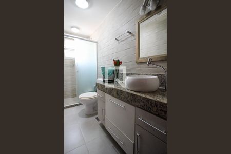 Apartamento à venda com 180m², 2 quartos e 7 vagas Apartamento à venda com 180m², 2 quartos e 7 vagasBanheiro da Suíte