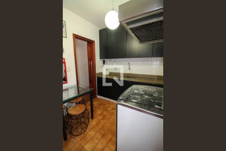 Apartamento à venda com 180m², 2 quartos e 7 vagas Apartamento à venda com 180m², 2 quartos e 7 vagasCozinha