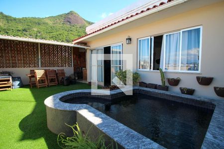 Apartamento à venda com 180m², 2 quartos e 7 vagas Apartamento à venda com 180m², 2 quartos e 7 vagasTerraço