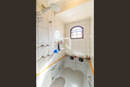 Casa à venda com 350m², 3 quartos e 3 vagasBanheiro da Suíte 1