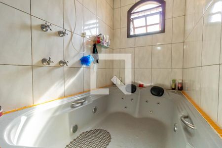 Casa à venda com 350m², 3 quartos e 3 vagasBanheiro da Suíte 1