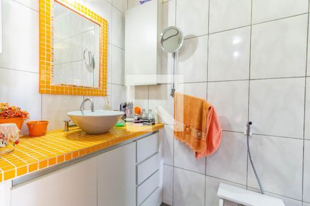 Casa à venda com 350m², 3 quartos e 3 vagasBanheiro da Suíte 1