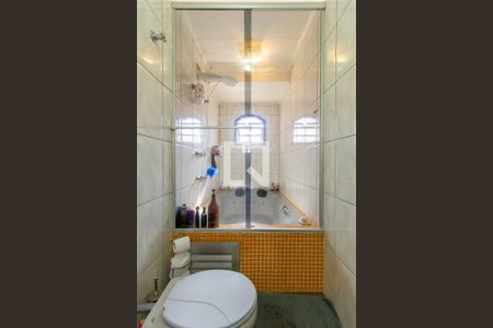 Casa à venda com 350m², 3 quartos e 3 vagasBanheiro da Suíte 1