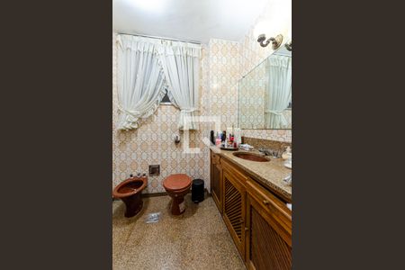 Apartamento à venda com 210m², 3 quartos e 2 vagasBanheiro Social