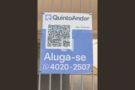 Casa à venda com 250m², 3 quartos e 4 vagas Casa à venda com 250m², 3 quartos e 4 vagasFachada