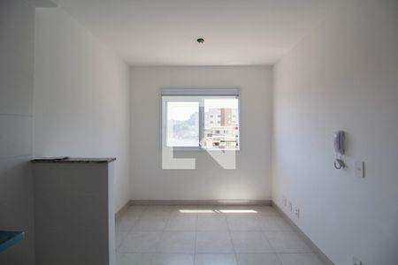 Sala/Cozinha de apartamento para alugar com 2 quartos, 38m² em Itaquera, São Paulo