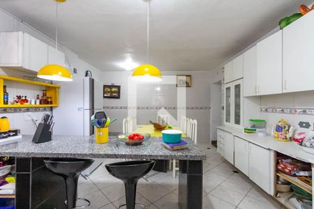 Casa à venda com 270m², 5 quartos e 3 vagas Casa à venda com 270m², 5 quartos e 3 vagasCozinha