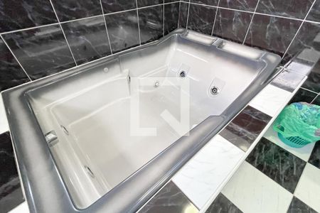 Casa à venda com 370m², 6 quartos e 4 vagas Casa à venda com 370m², 6 quartos e 4 vagassuite2