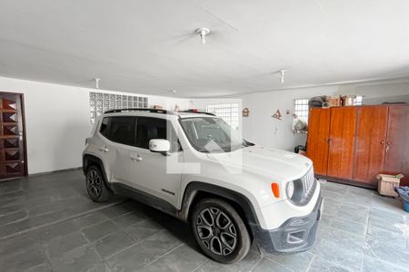 Casa à venda com 370m², 6 quartos e 4 vagas Casa à venda com 370m², 6 quartos e 4 vagasgaragem